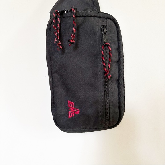 Eastern Mountain Sports Ems Hiking Utility Waist Hip Bag Fanny pack sling - Picture 4 of 5